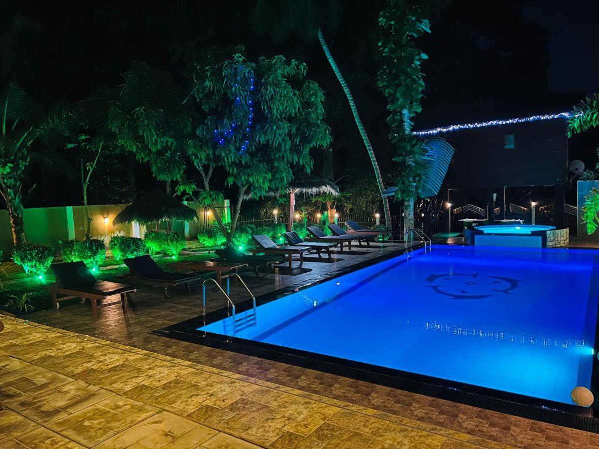 Hotel River Front Tissamaharama Bagian luar foto