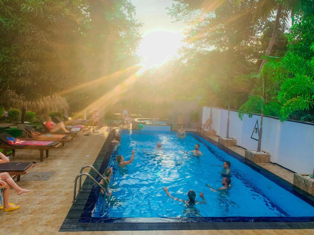 Hotel River Front Tissamaharama Bagian luar foto