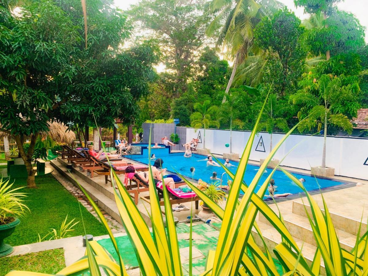 Hotel River Front Tissamaharama Bagian luar foto