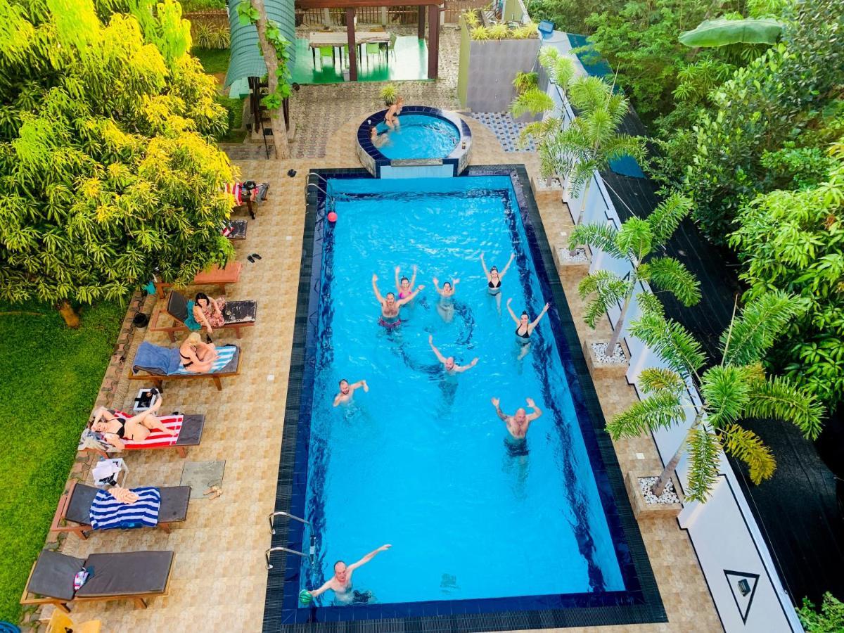 Hotel River Front Tissamaharama Bagian luar foto