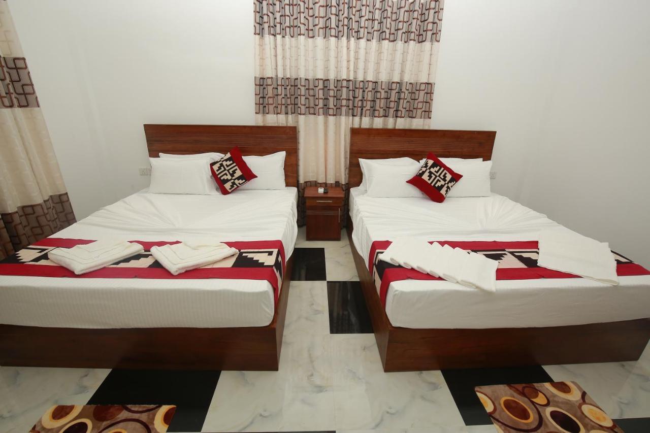 Hotel River Front Tissamaharama Ruang foto