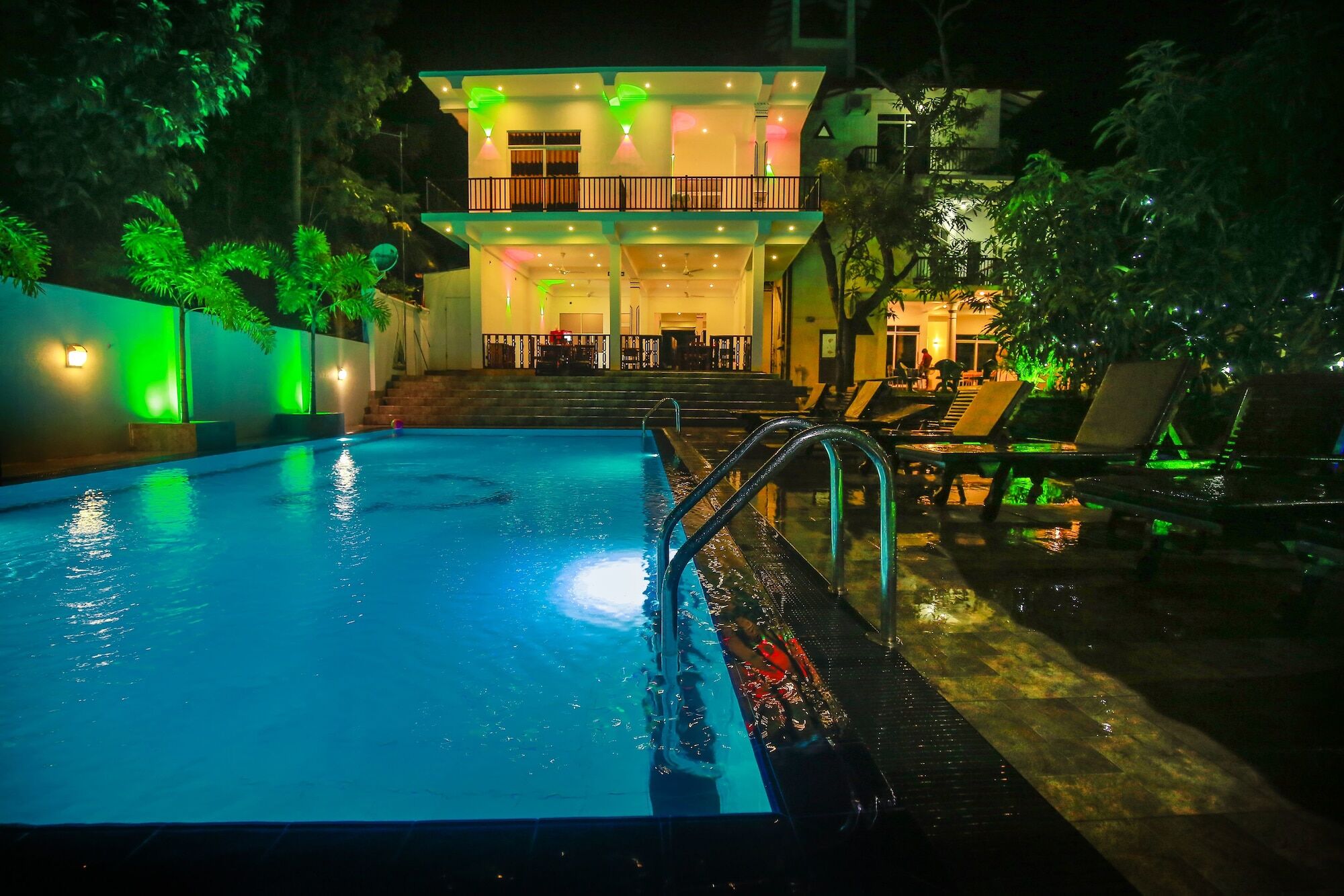 Hotel River Front Tissamaharama Bagian luar foto