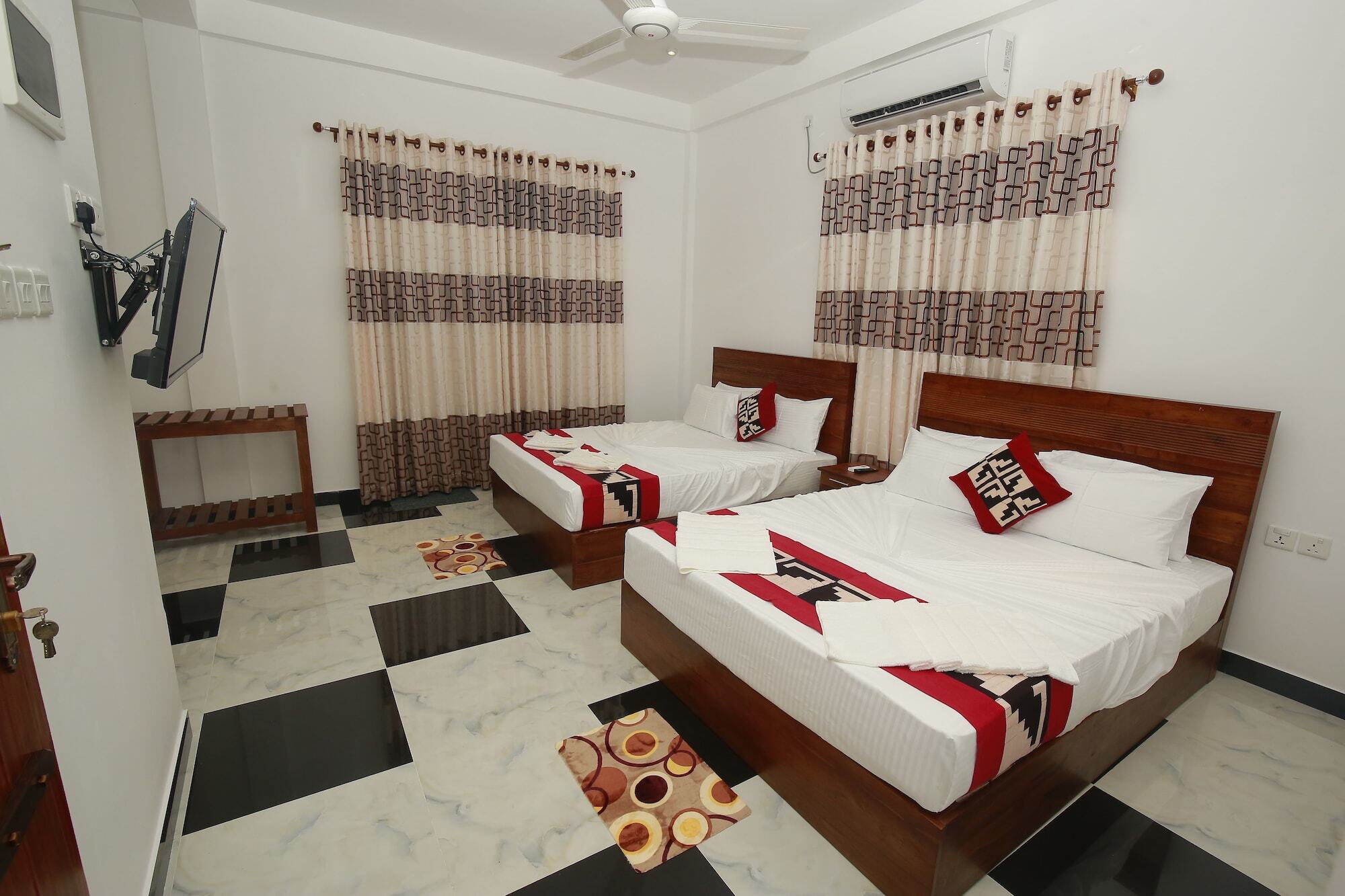 Hotel River Front Tissamaharama Bagian luar foto